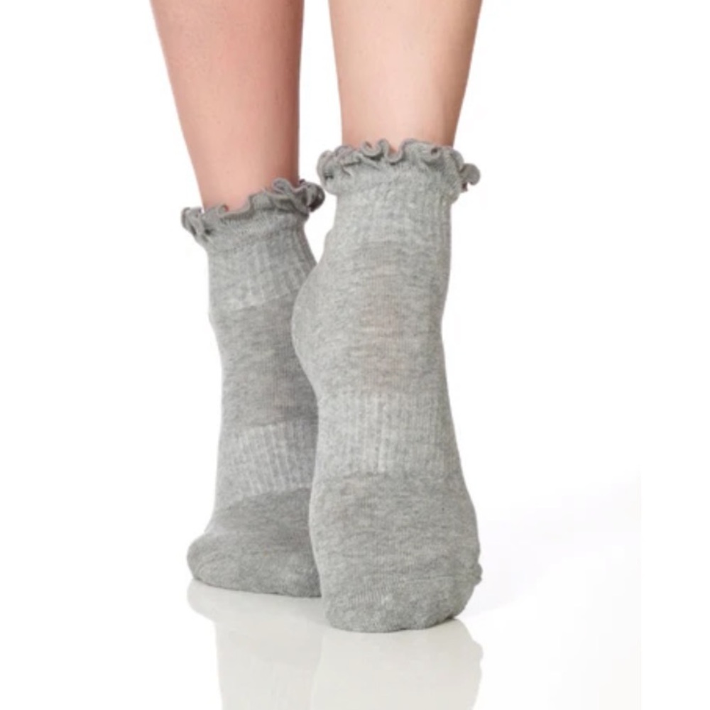 Lucky Honey Ruffled Grip Socks in Heather Gray